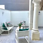 Guesthost - Breeze & Patio Comfort *