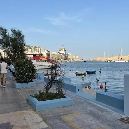 Guesthost - Breeze & Patio Comfort Apartamento Sliema