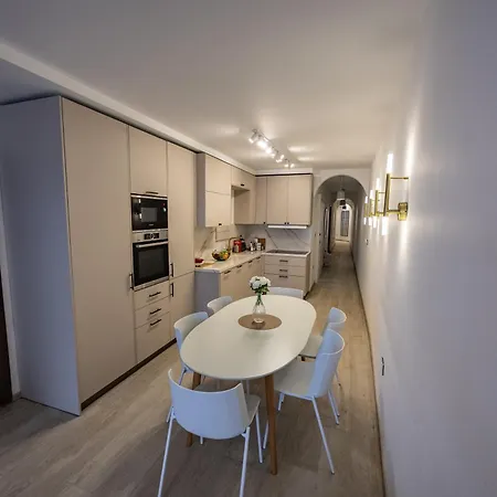 Guesthost - Breeze & Patio Comfort Sliema