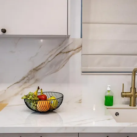 Guesthost - Breeze & Patio Comfort * Sliema