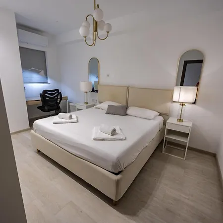 Guesthost - Breeze & Patio Comfort