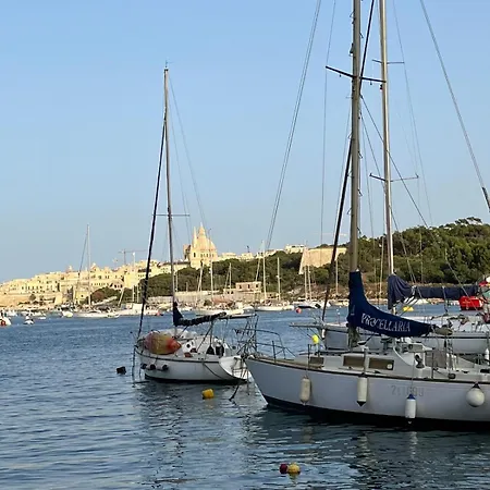 Guesthost - Breeze & Patio Comfort Sliema