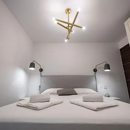 Guesthost - Breeze & Patio Comfort *