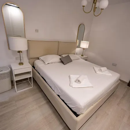 Guesthost - Breeze & Patio Comfort Daire *