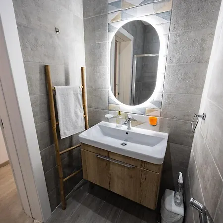 Guesthost - Breeze & Patio Comfort