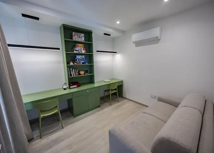 Guesthost - Breeze & Patio Comfort *