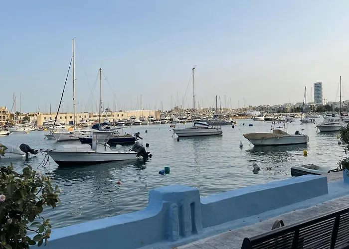 Guesthost - Breeze & Patio Comfort Διαμέρισμα