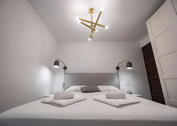 Guesthost - Breeze & Patio Comfort *