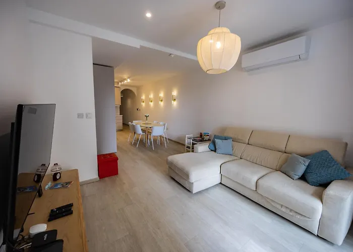 Guesthost - Breeze & Patio Comfort Σλιέμα