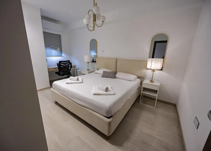 Guesthost - Breeze & Patio Comfort