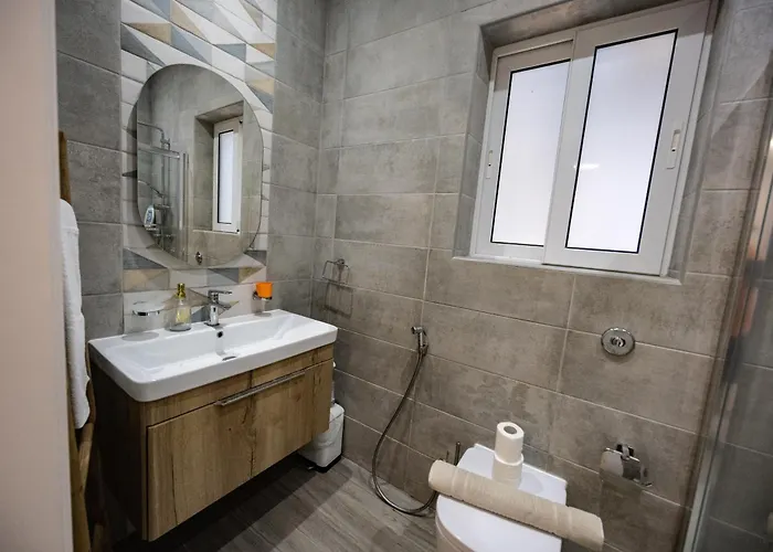 Διαμέρισμα Guesthost - Breeze & Patio Comfort *