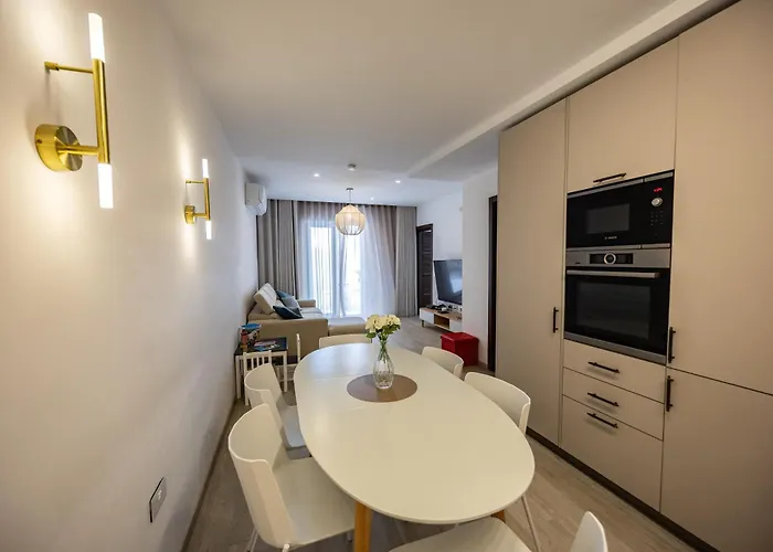 Διαμέρισμα Guesthost - Breeze & Patio Comfort