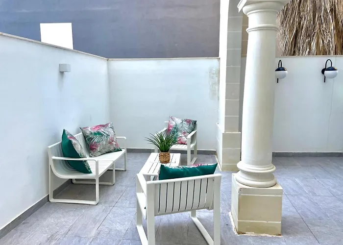 Guesthost - Breeze & Patio Comfort *