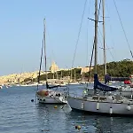Guesthost - Breeze & Patio Comfort Sliema